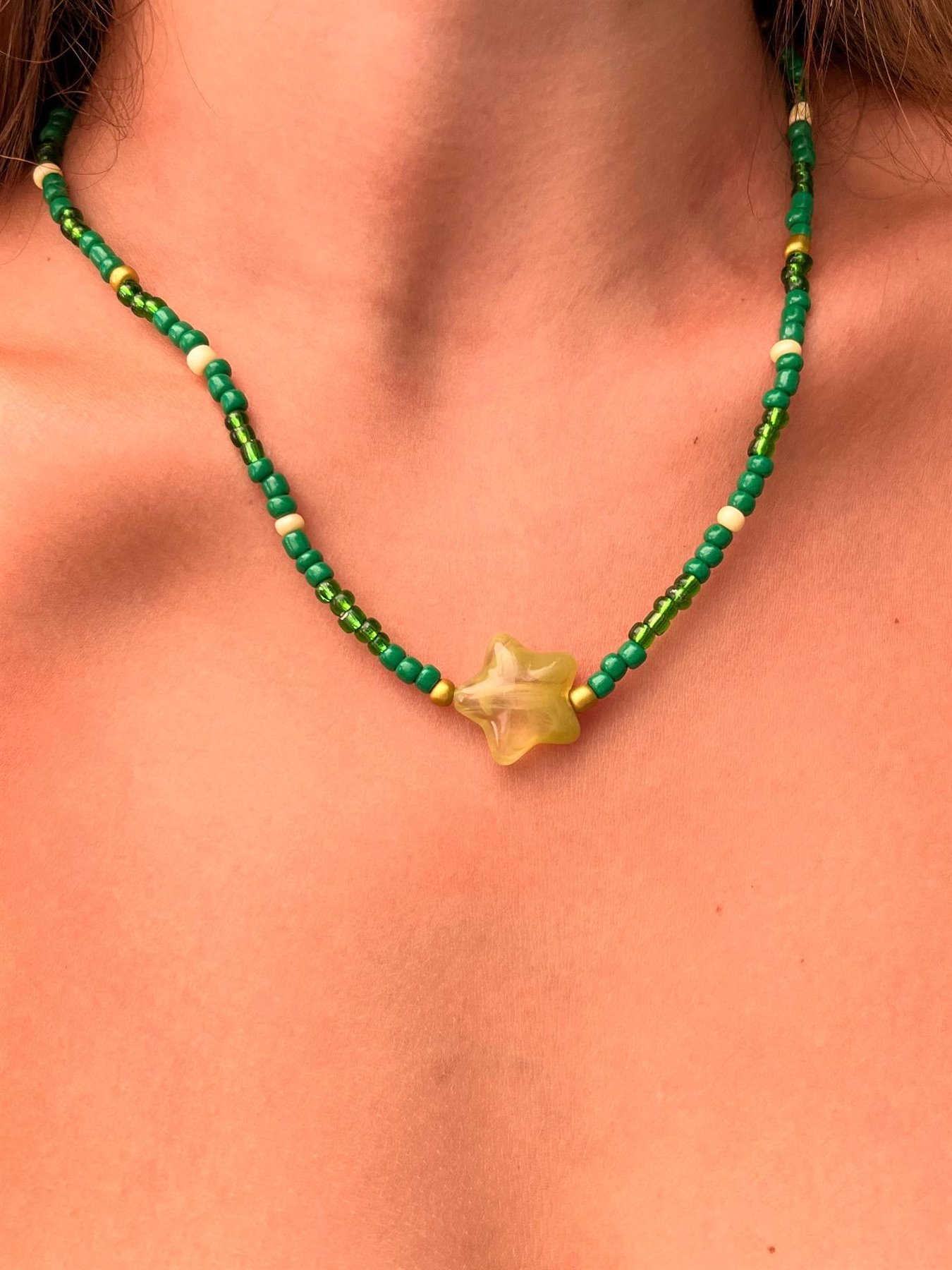 Conjunto artesanal verde marfil de Redisca